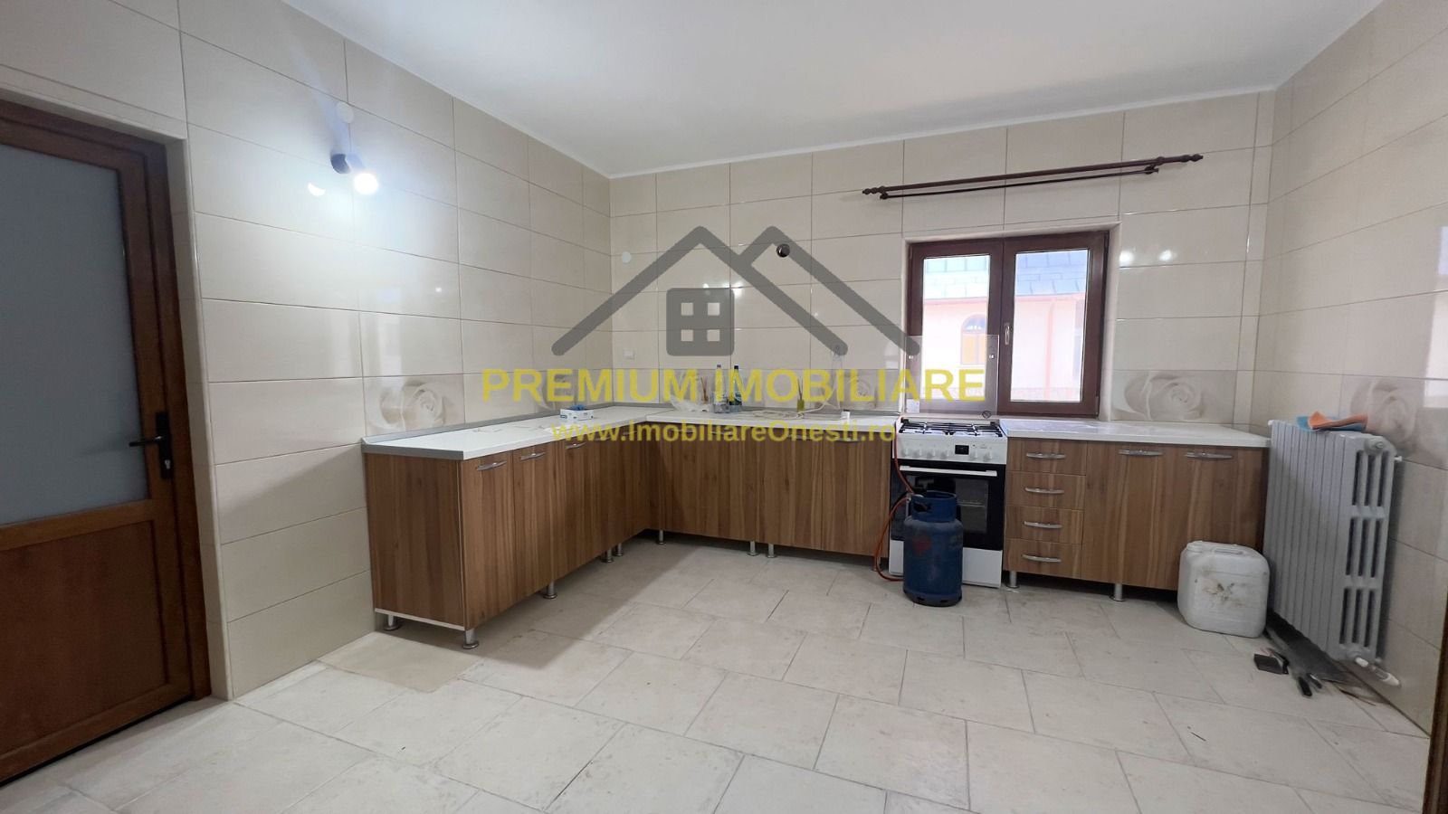 Oportunitate de investiție – Proprietate versatilă în Onești - Poză 12