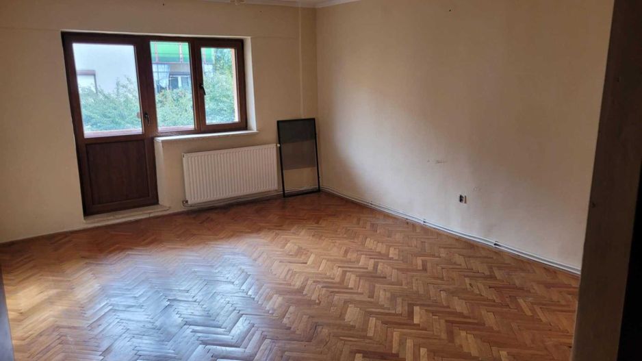 Apartament 2 camere Micro 17, etajul II, zona pietei, stil Carpati - Poză 3