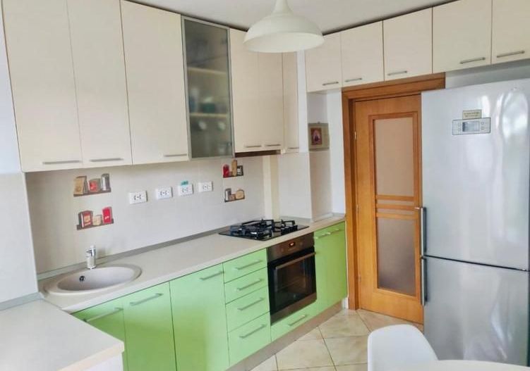 De inchiriat 2 camere decomandat, vedere Dambovita, 2 AC,  Unirii - Timpuri Noi - Poză 1