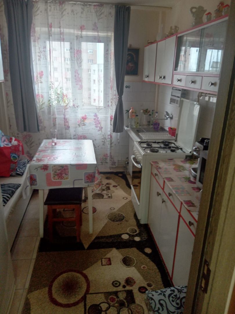 ageuropa.ro vinde ap 3 cam CARAMIDA, 2 wc, zona SOARELUI la etajul 4. - Poză 3