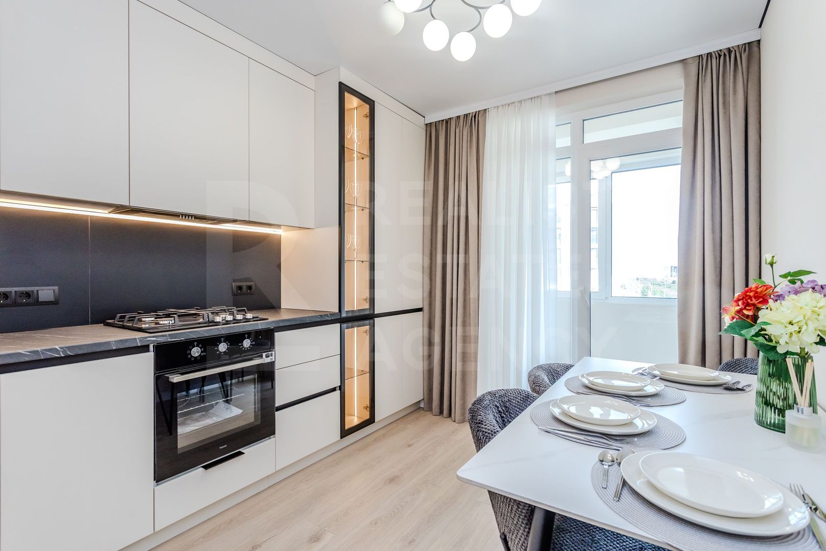 Vânzare, apartament,3 camere, Strada Nicolae Milescu Spătarul, Ciocana - Poză 1