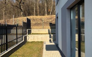 Duplex lux, de închiriat, 5 camere, parcare, curte, terasă,220mp teren - Poză 18