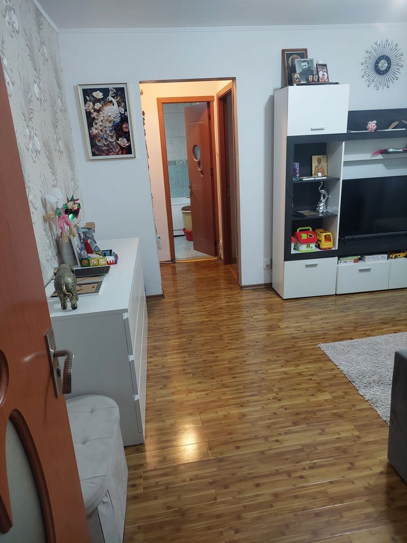 Apartament cu trei camere, Piata Resita, 77.500€ - Poză 2