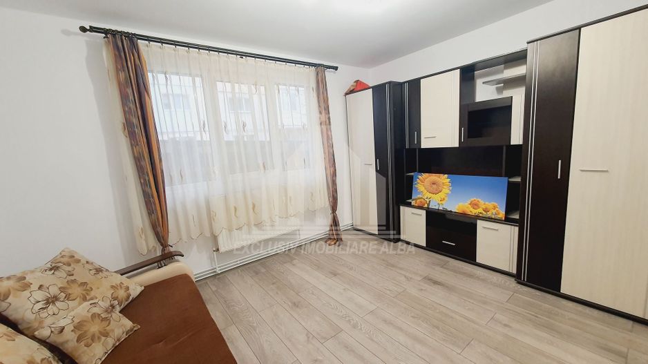 Apartament cu 2 camere decomandate de inchiriat, Cetate - Poză 3