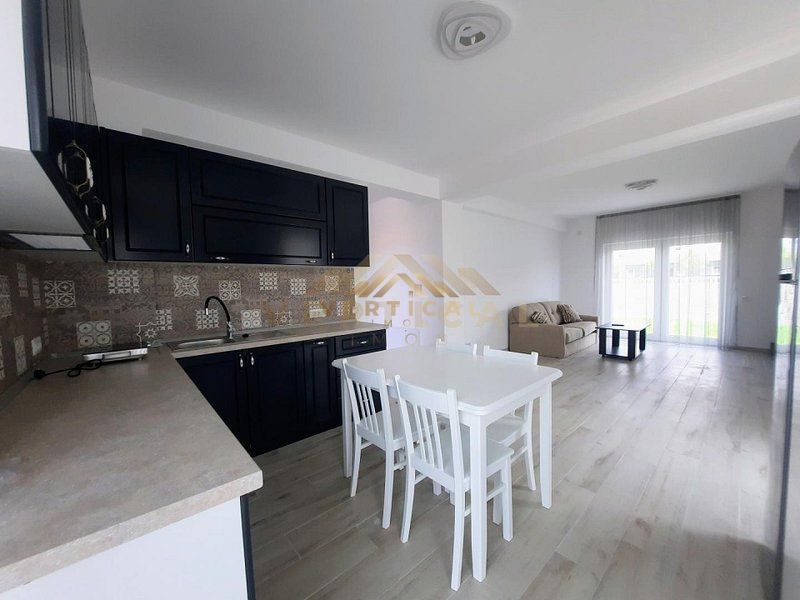 Casa cu panouri fotovoltaice - comuna Berceni - Poză 10