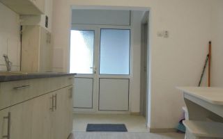 In centrul orasului! Vanzare casa renovata in Targoviste - Poză 2