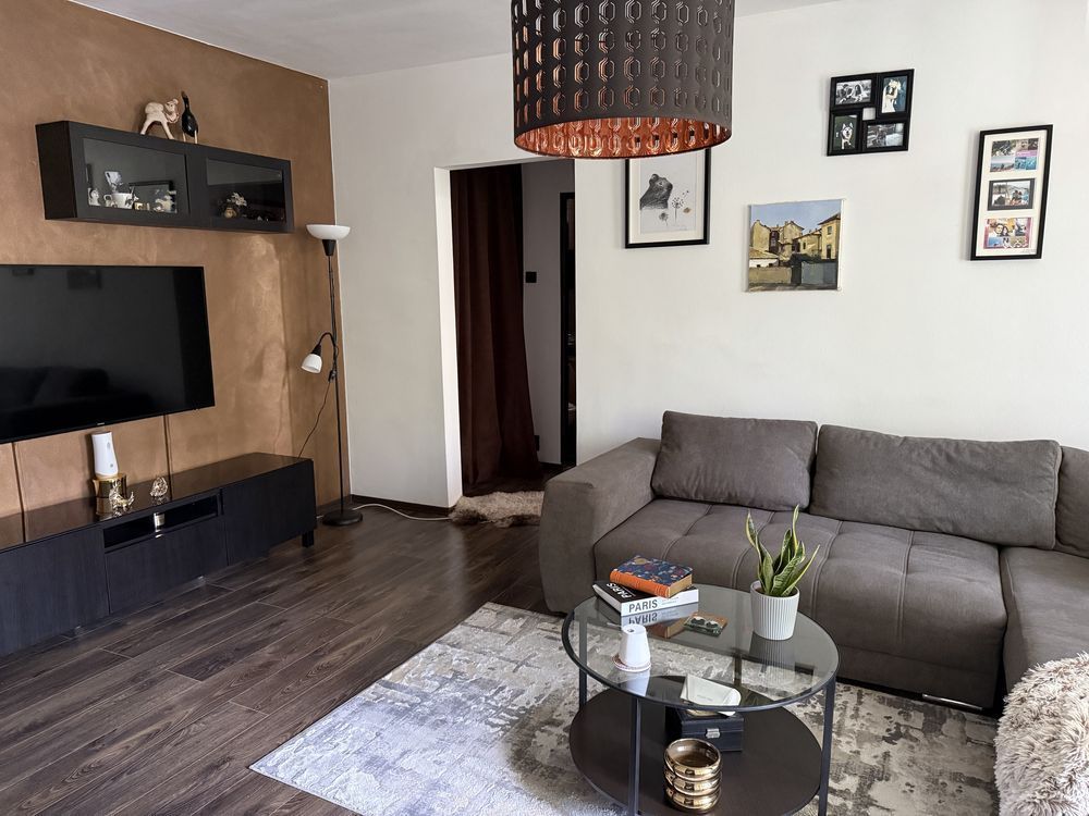 Apartament superb 2 camere Mihalache, mobilat, balcon, loc de parcare. - Poză 1