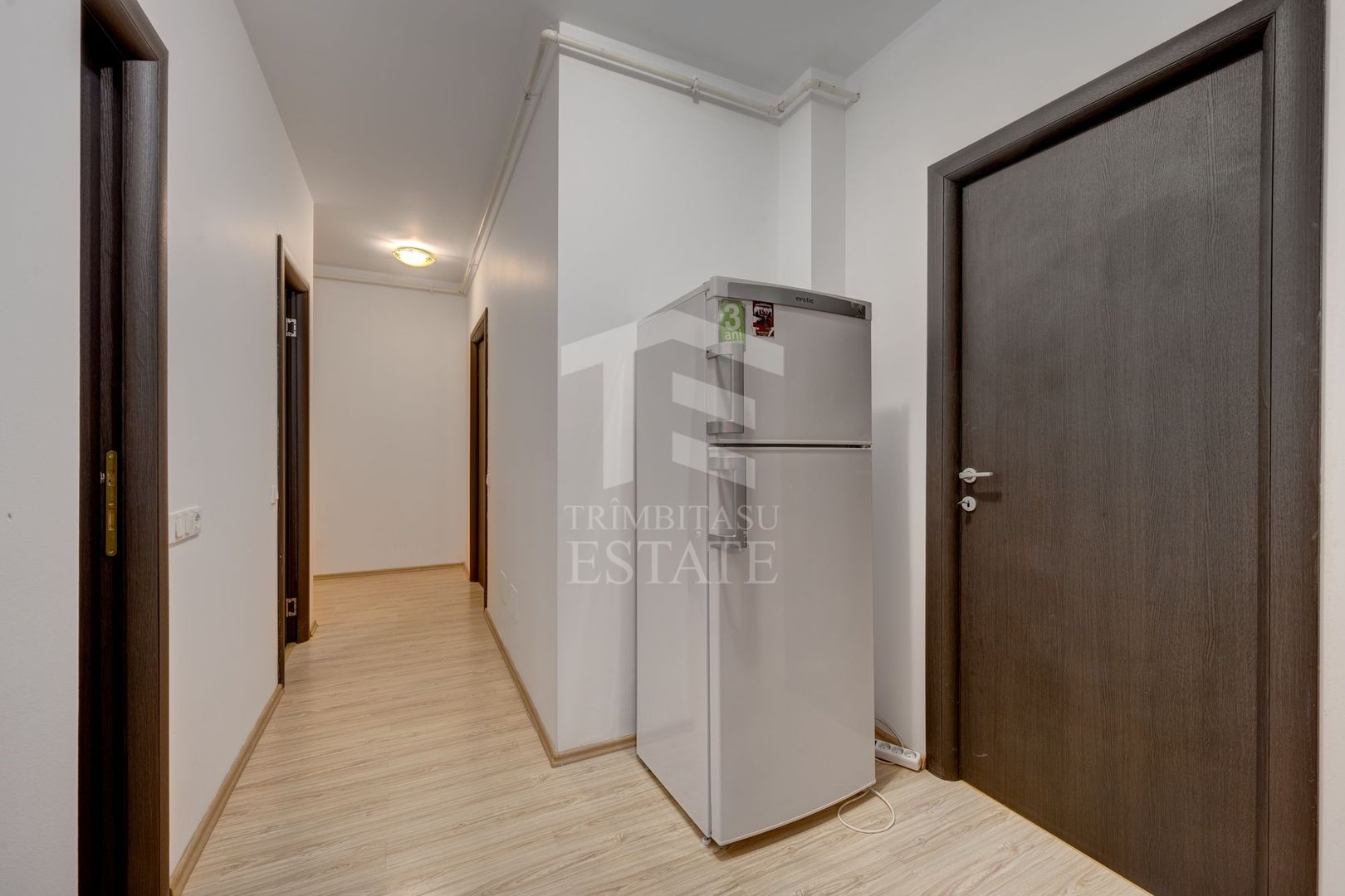3 Camere Decomandat -  Sos. Chitilei - 2 bai - mobilat - bloc 2012 - Poză 4