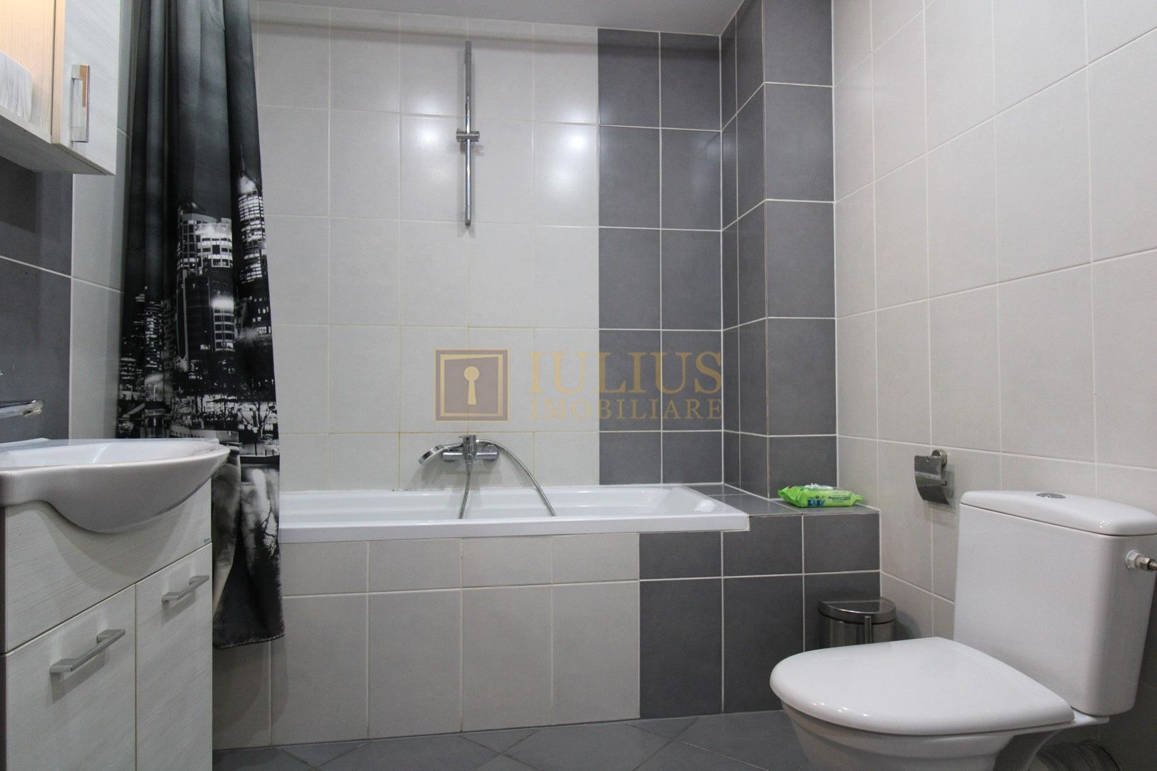 Complex URANUS PLAZA, zona Soarelui; rulouri electrice. - Poză 13