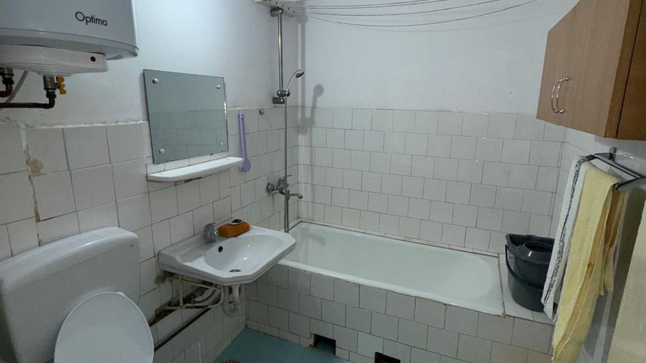vand apartament 3 camere , zona Splai Mihai Viteazul ,et 1, incalzire - Poză 2