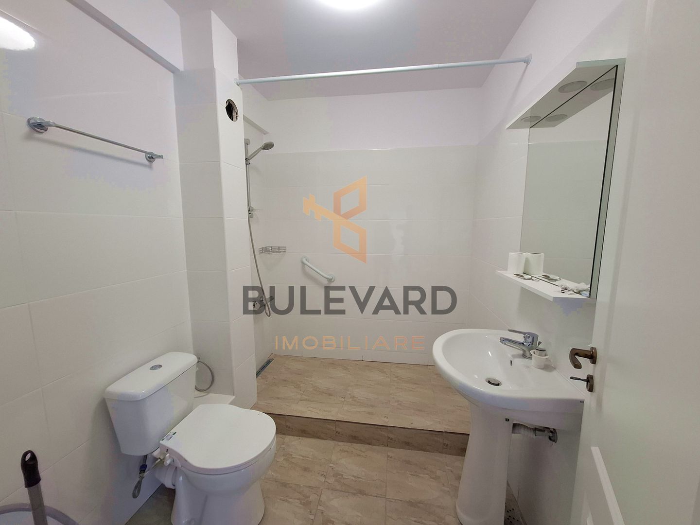 Spatiu de birou 62.5 mp + terasa 32 mp, parcare - Poză 11