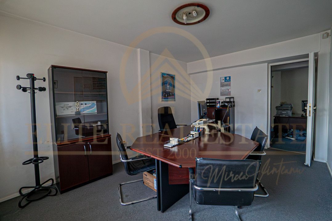 Ultracentral - Apartament cu 7 camere situat la etaj 1 , vedere bilaterală. - Poză 18