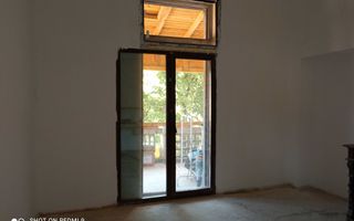 Vand 3 apartamente intr-o vila cu 1 etaj - Poză 5