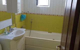 Apartament 3 camere, 70 mp, decomandat, în zona Nicolina - Poză 5