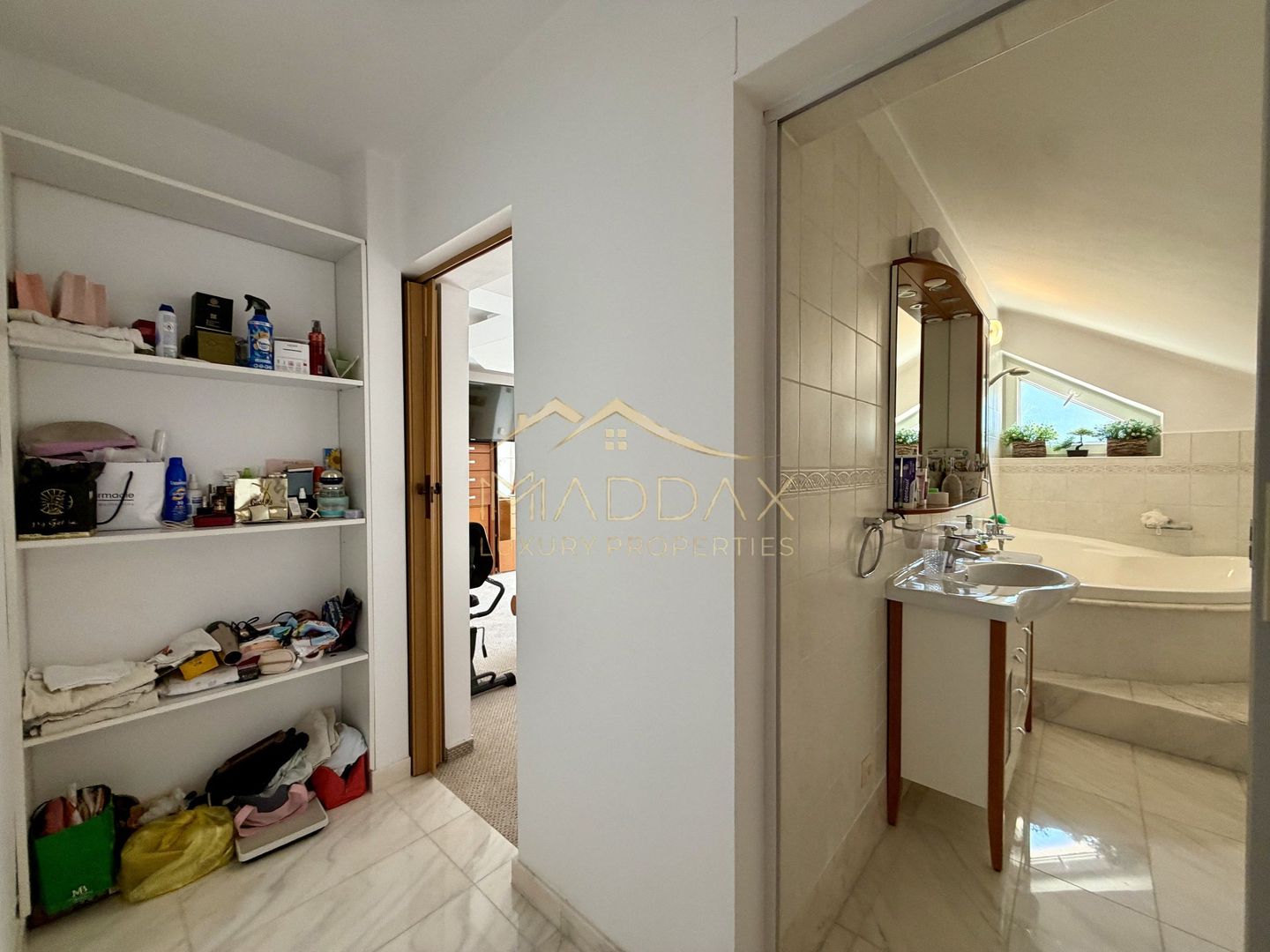 Vila cu 6 camere *485 mpc // *1.670mp teren* // 8 locuri parcare // Sisești - Poză 58