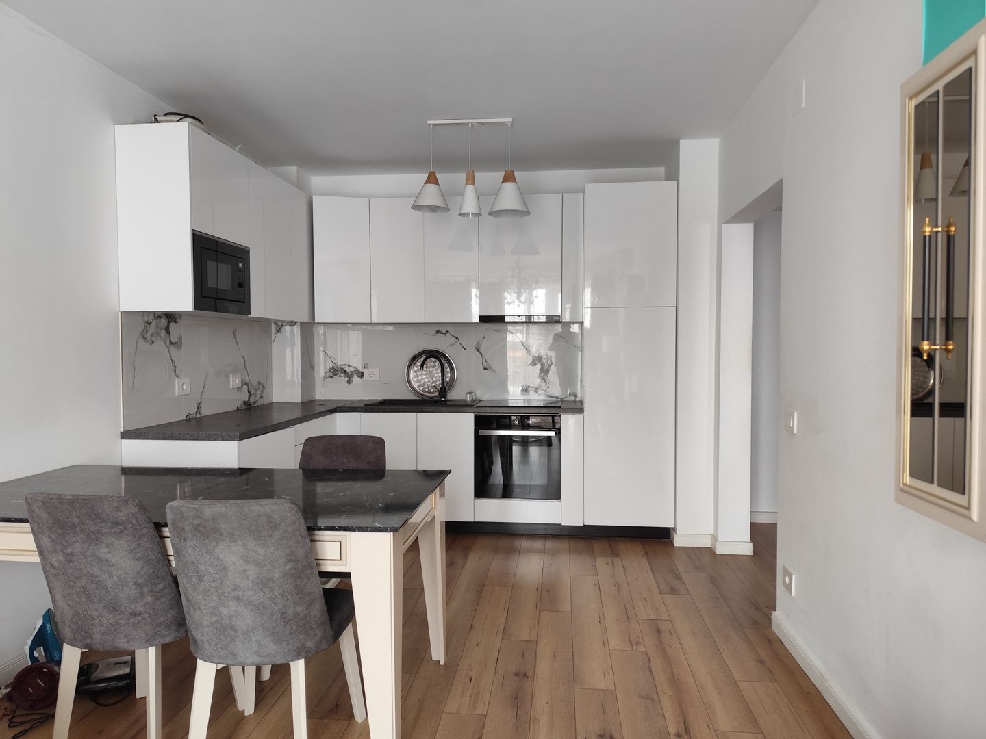 Apartament 3 camere de vanzare, Prima Onestilor, Oradea - Poză 2