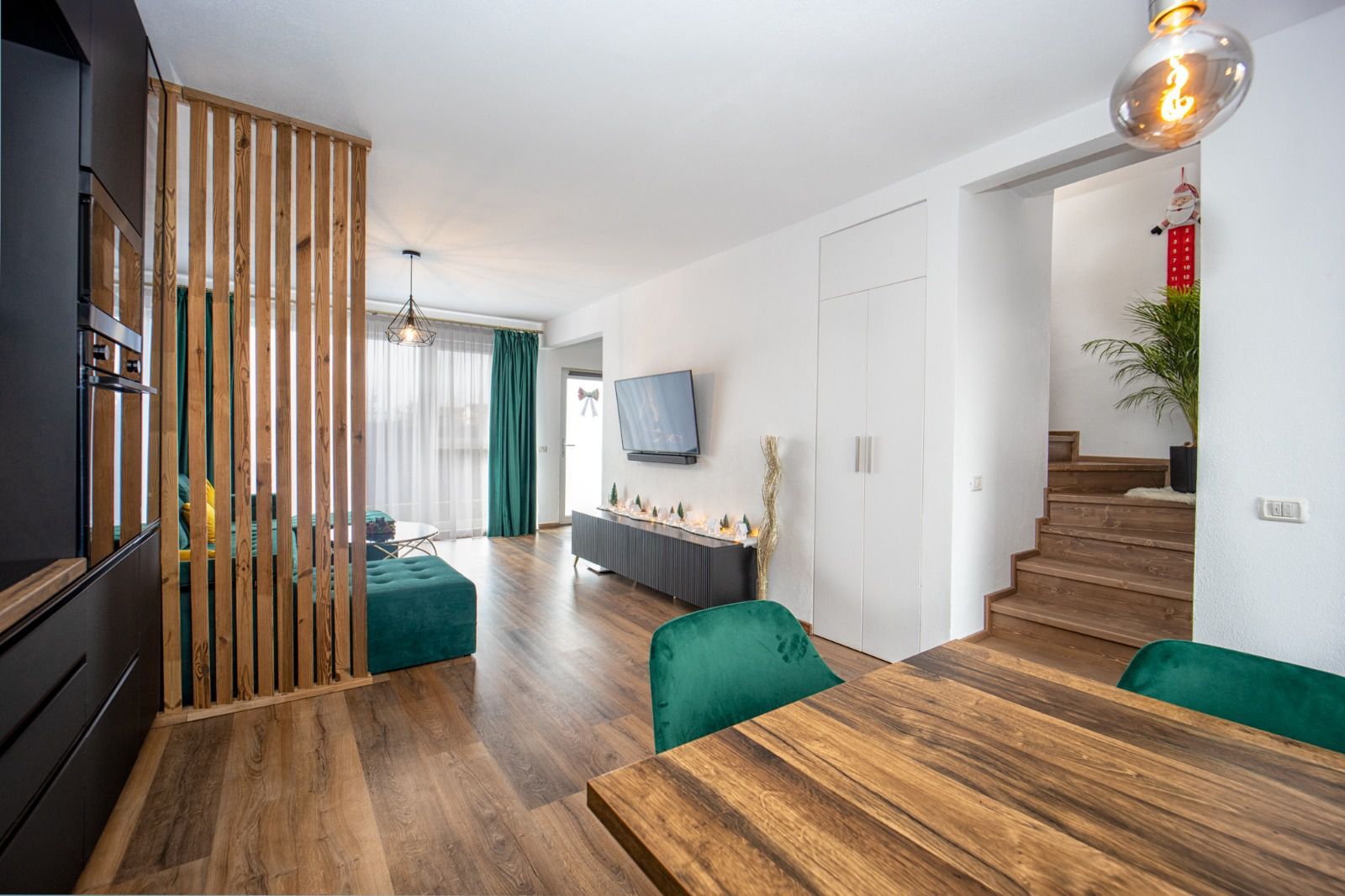 Casă înșiruită de vânzare în Sânpetru | Mobilată și utilată premium - Poză 8