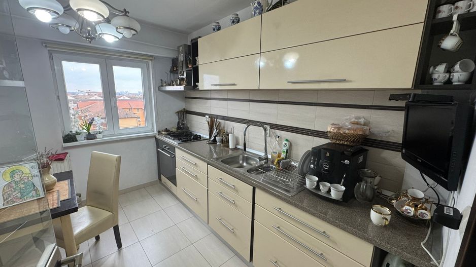 Decomandat si spatios - Poză 18