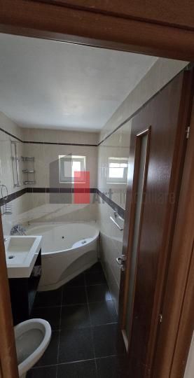 APARTAMENT  4 CAMERE SEBASTIAN - Poză 3