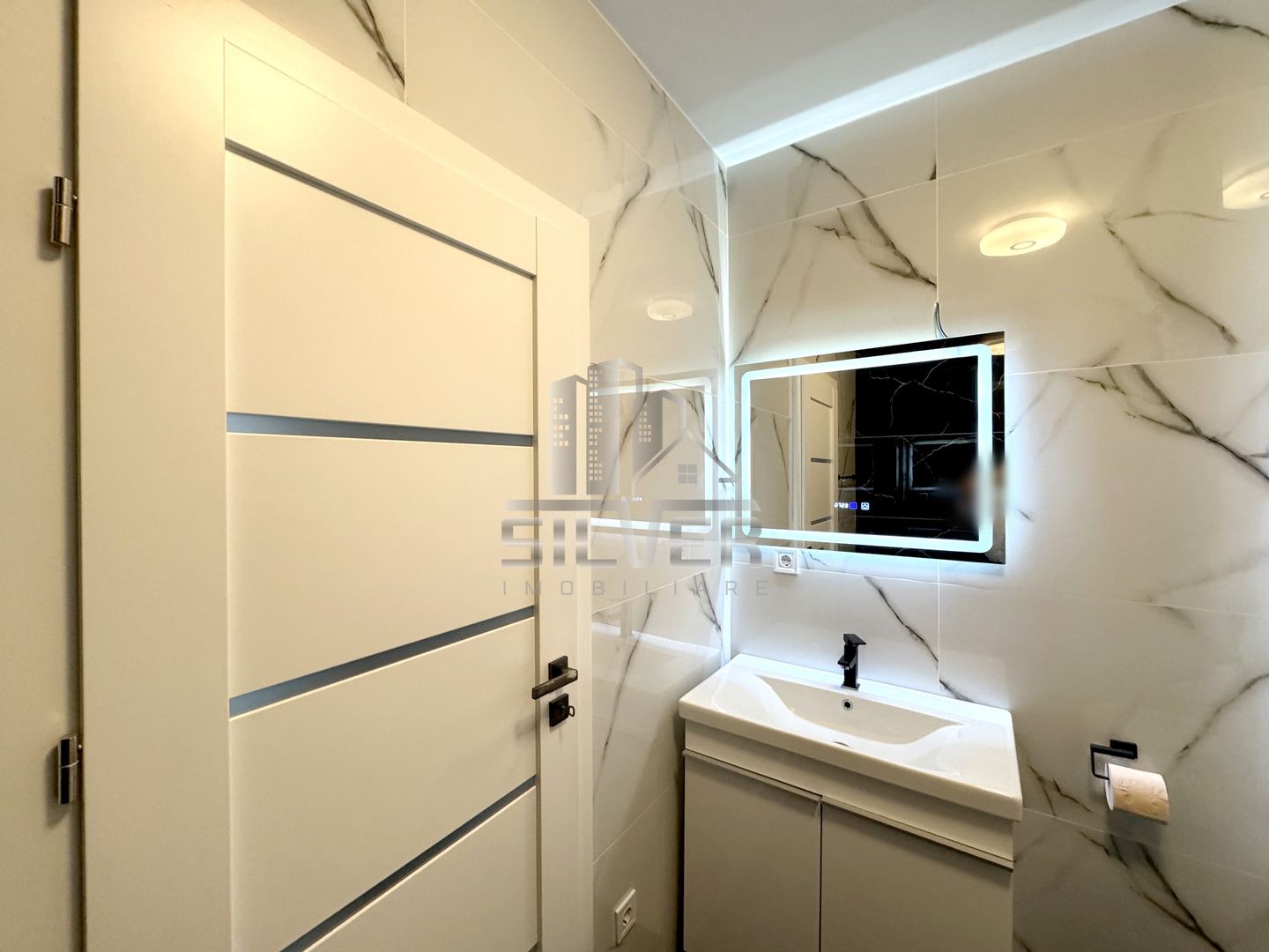 Apartament cu 2 camere la cheie in West City Tower. - Poză 10