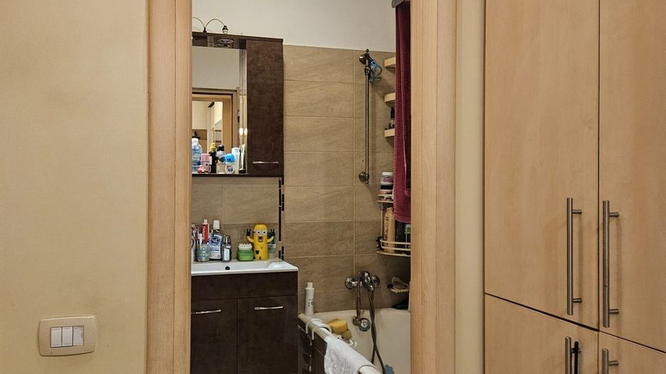 Vând 🏢 Apartament 3 camere | Câmpia Libertății | Aproape de Piața Muncii - Poză 5