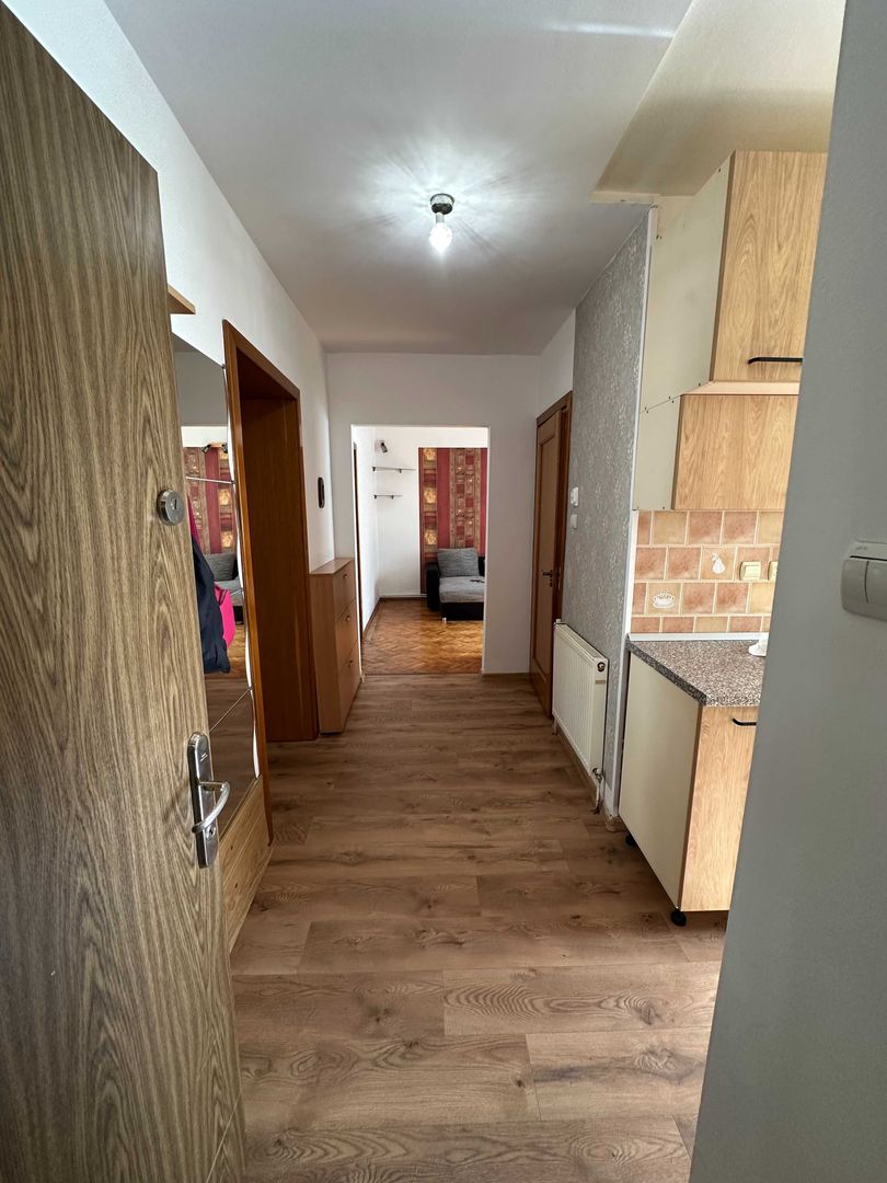 Apartament 3 cameree zona Spitalul Judetean - Poză 2