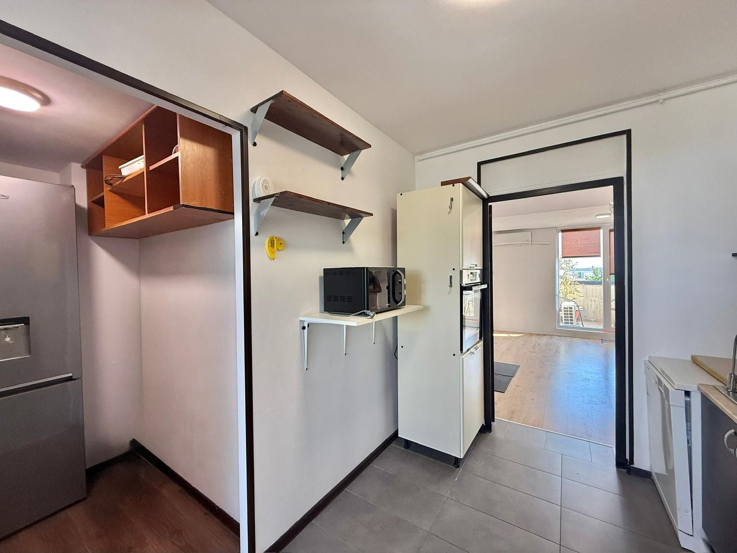 COSMOPOLIS - Apartament cu 2 camere si 2 terase, mobilat si utilat. - Poză 14