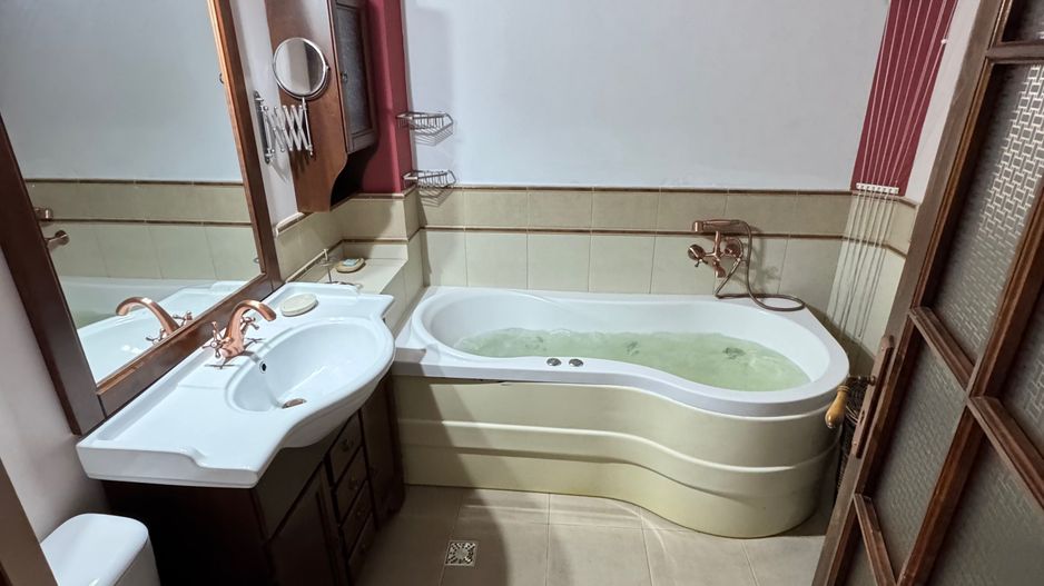 APARTAMENT SPATIOS SI LUMINOS - Poză 8