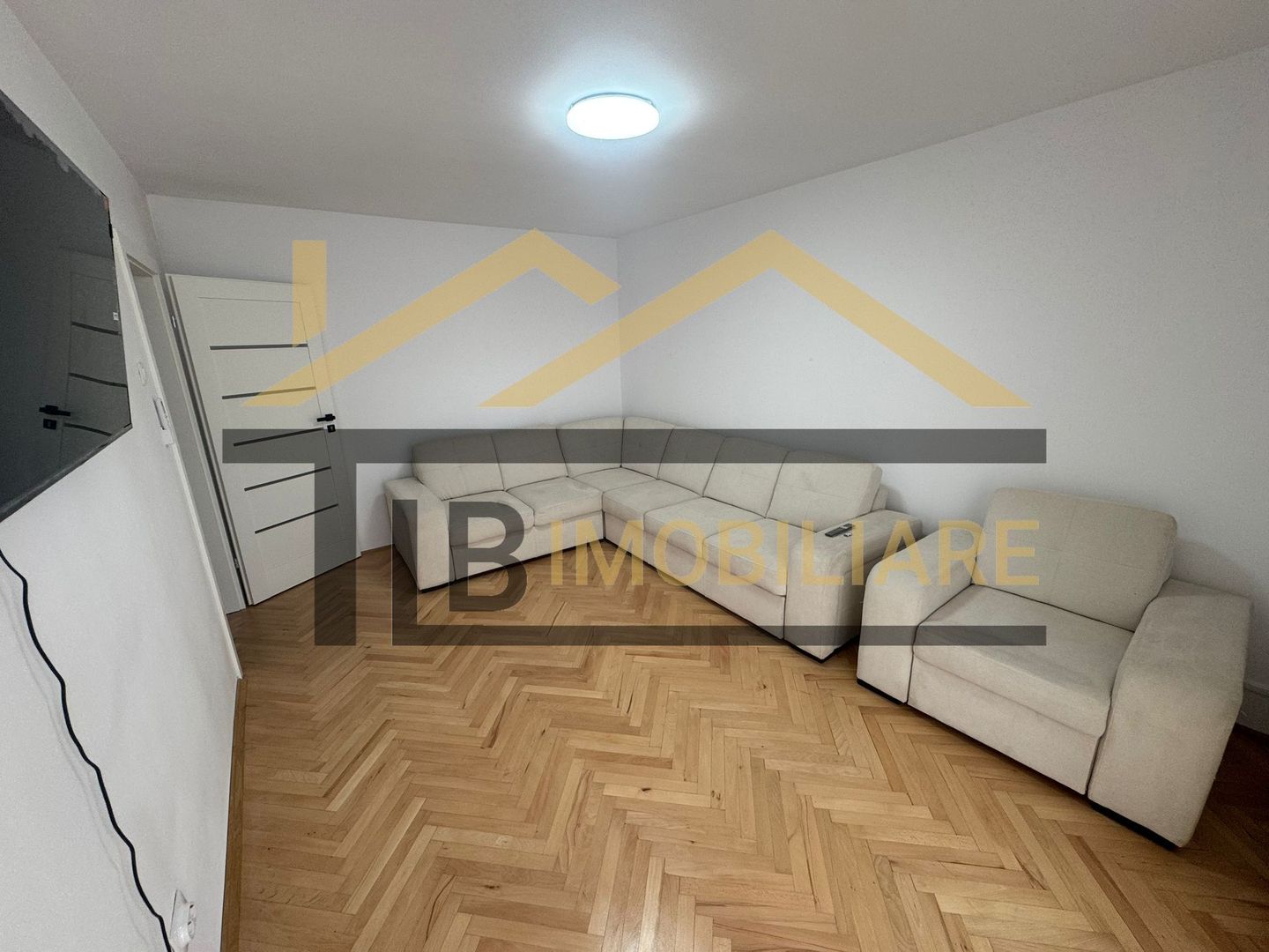 Apartament de 3 camere, 70 mp, decomandat, Zona Fortuna - Poză 2