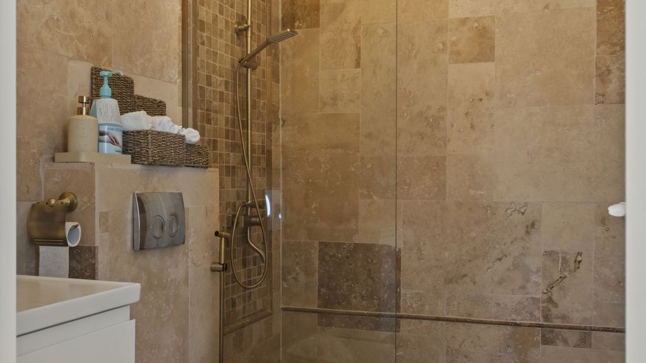CASA COMPLET RENOVATA || 2 CAMERE|| 2 BAI || CENTRALA PROPRIE - Poză 10