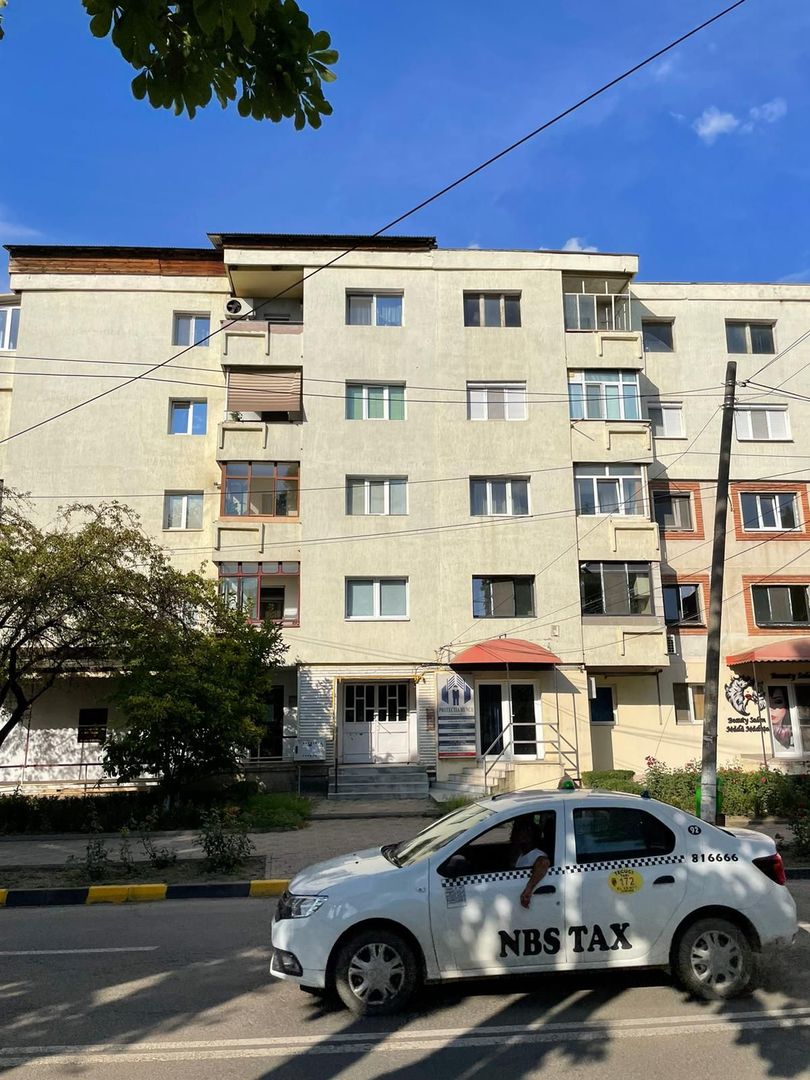 Apartament 3 camere, zona foarte buna. - Poză 3