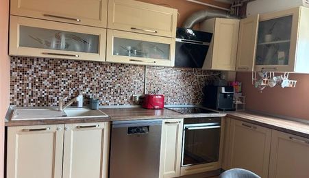 Calea Vitan | 4 camere | 96 mp | 2 băi | Centrală proprie