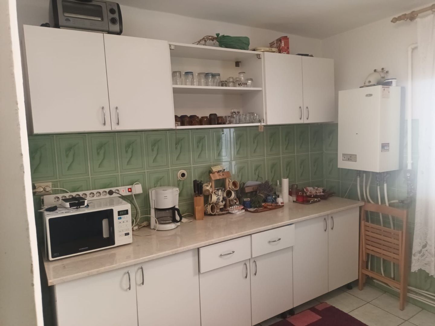 Apartament 4 camere, etaj 3, mobilat și utilat, zona DECEBAL; - Poză 2