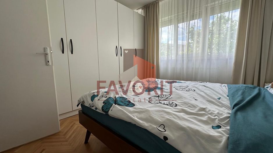 2 camere | etaj 2 | centrala proprie | renovat | mobilat si utilat | - Poză 4