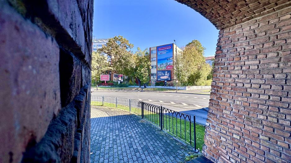 Apartament de 4 camere de vânzare cu vedere spre Punctele Cardinale - Poză 1