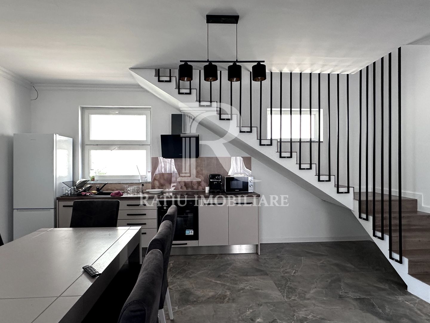 Casa cu 5 dormitoare de închiriat | Cartierul Lotus | Sanmartin - Poză 3