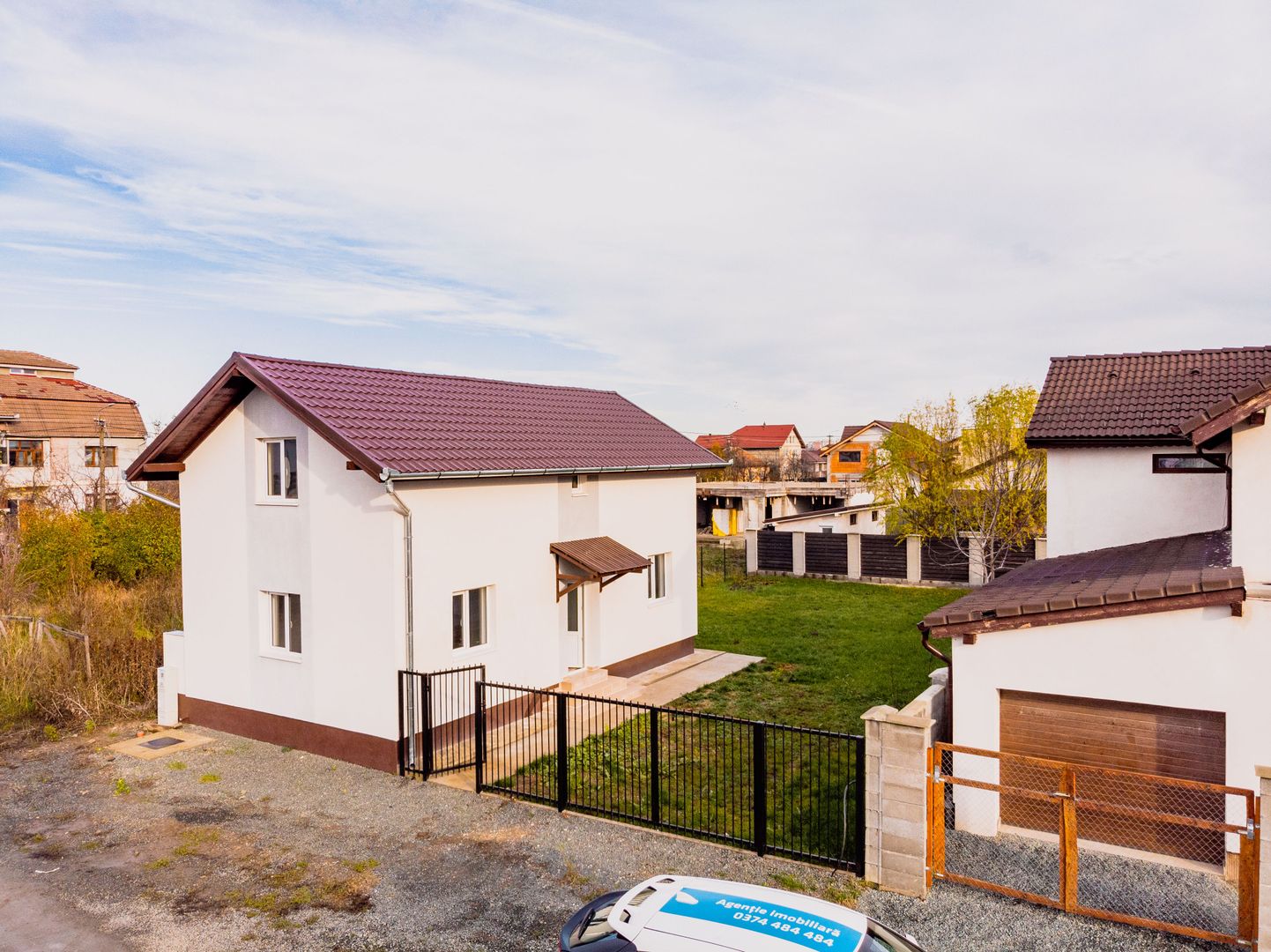 Vilă cu 3 camere la cheie în Bujac - Poză 1