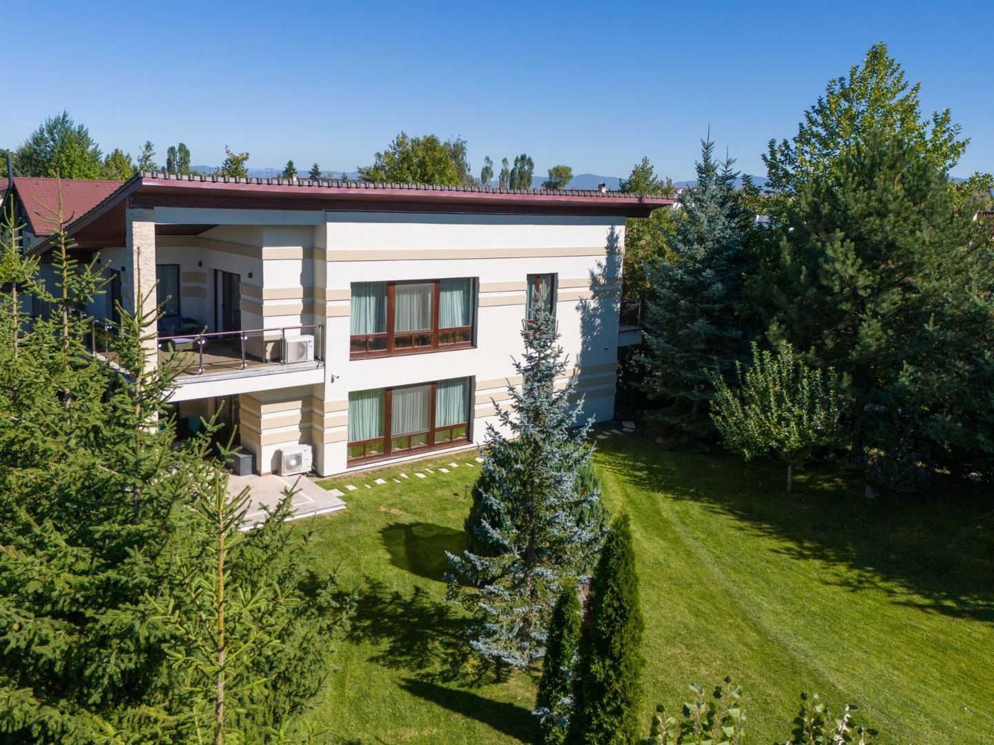 Casă deosebită de vânzare în Sânpetru | Teren 1400 mp - Poză 42