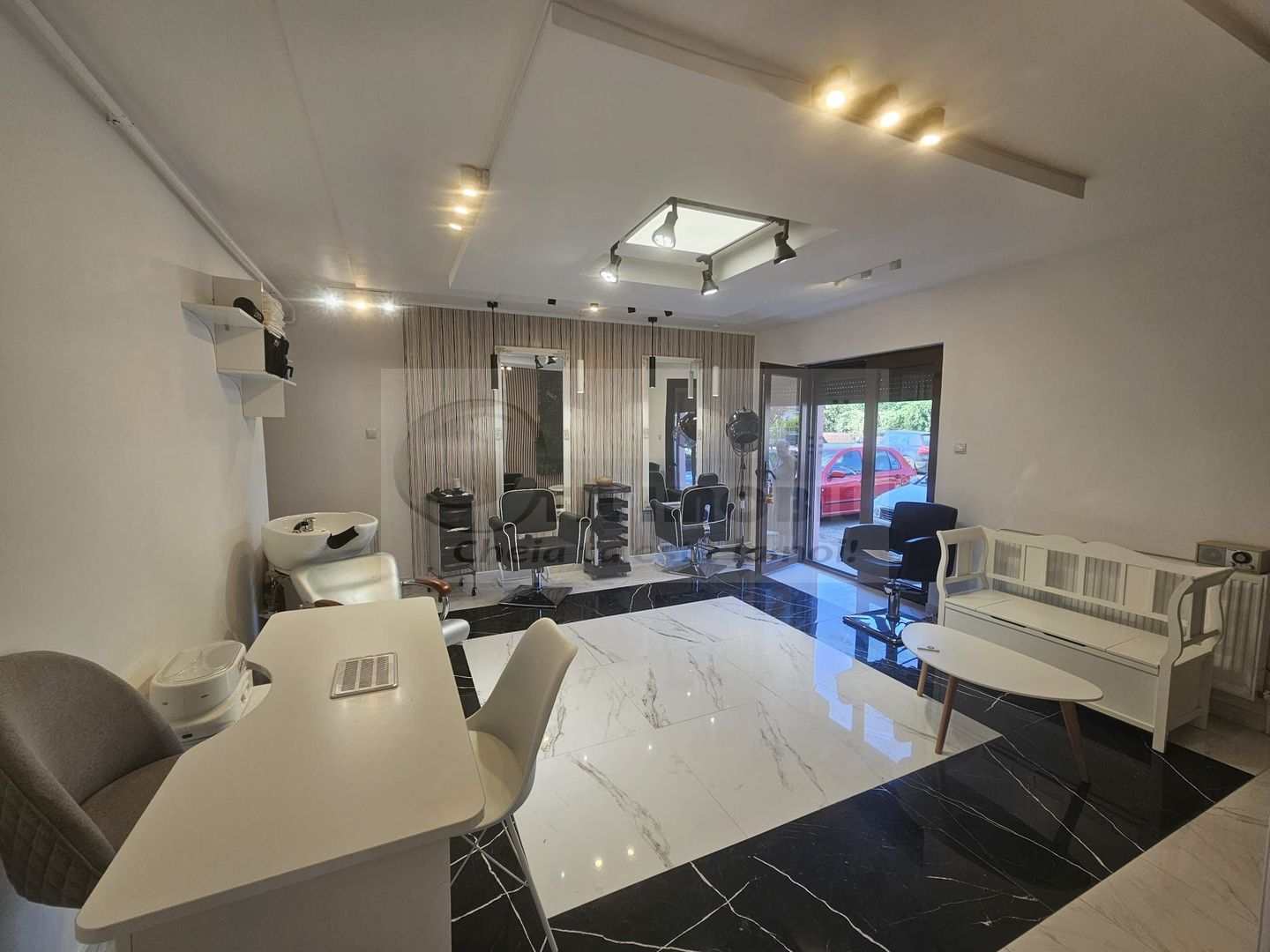 START BUSINESS - Spatiu comercial - Coafor/Frizerie - amenajat complet - Poză 1