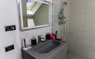 VILĂ MODERNĂ DE LUX CU PISCINĂ, FOTOVOLTAICE ȘI FOIȘOR – BREAZA - Poză 56