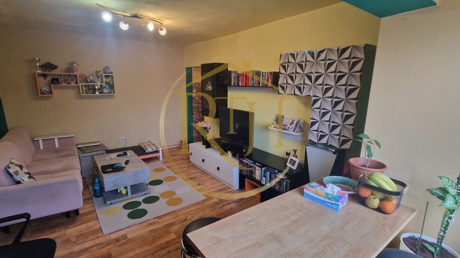 Vand apartament cu 4 camere in zona spitalul judetean,comision ,,0'' - Poză 1