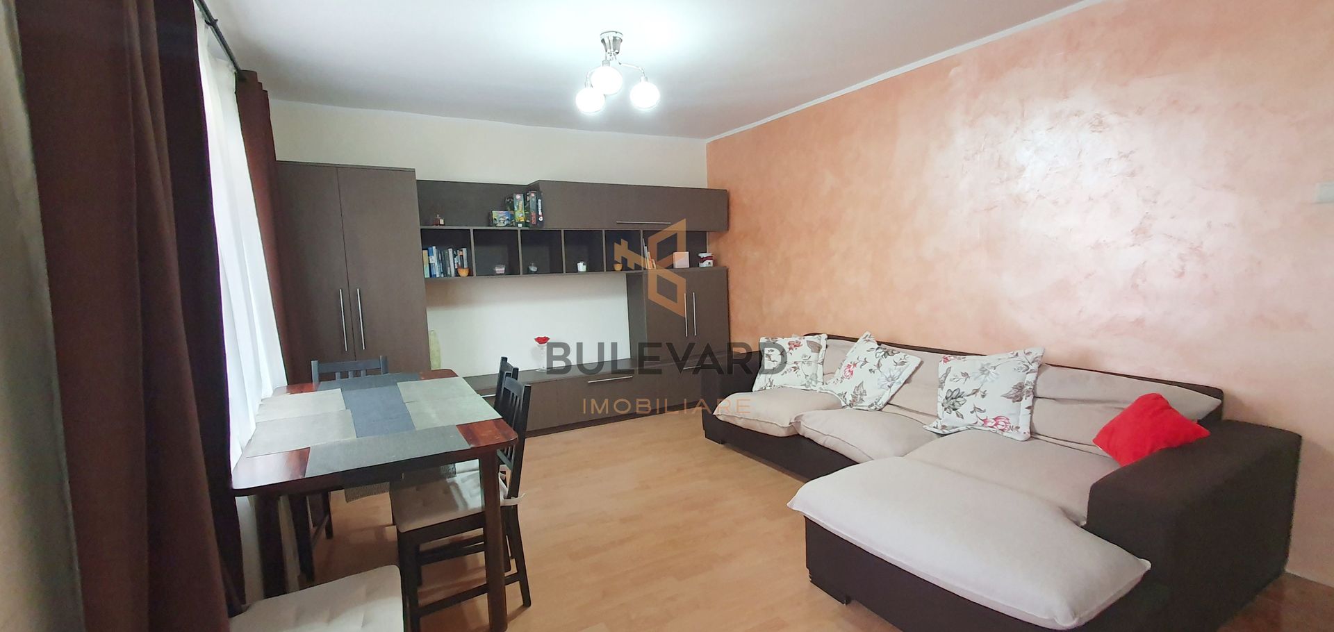 Apartament cu 3 camere + garaj, zona Big! - Poză 1