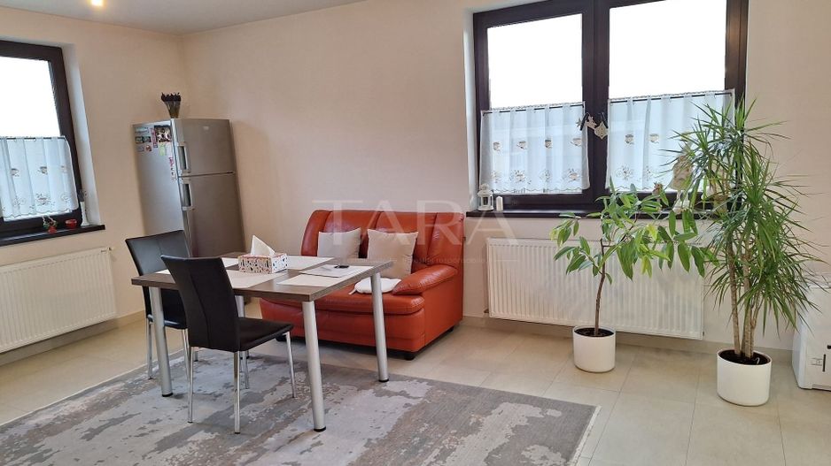 EXCLUSIVITATE. Apartament în vilă cu terasă spectaculoasă în Europa. - Poză 3