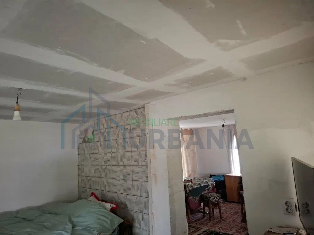 Casă de vânzare în comuna Tansa, județul Iași – 3 camere, parțial renovată - Poză 2