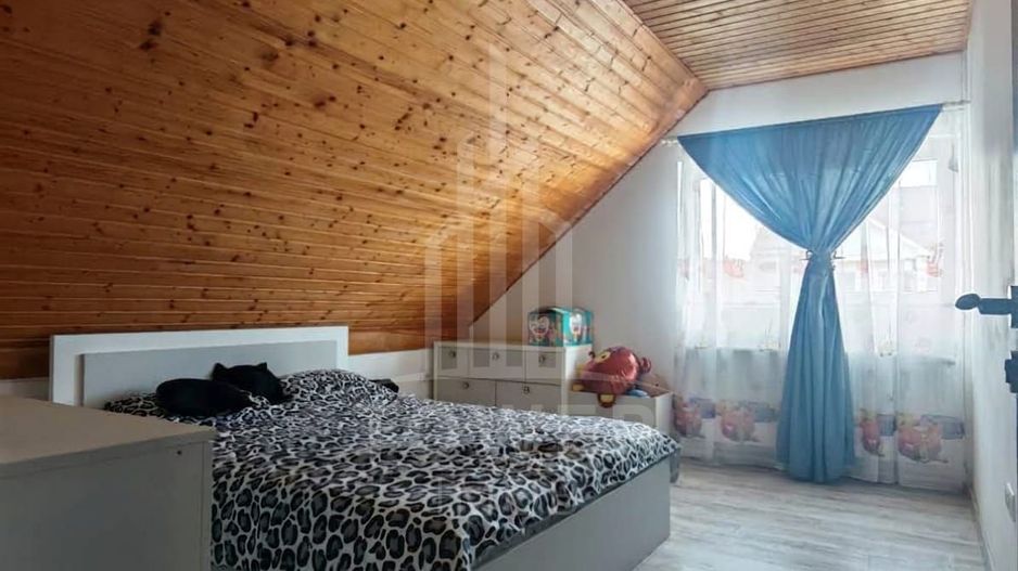 Casă individuală cu 2 apartamente și anexă generos de 100 mp - Poză 13