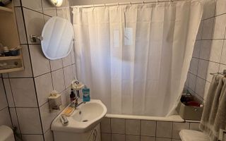 Apartament 4 camere 75 mp cu  balcon si pivnita pe b-dul Mihai Viteazu - Poză 8