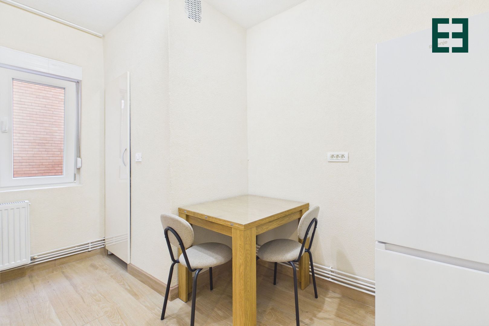 De închiriat - Apartament cu 2 camere -  Zonă Ultracentrală - Arad - Poză 9