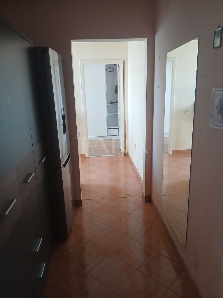 Apartament cu centrală proprie și spațiu de depozitare. - Poză 1