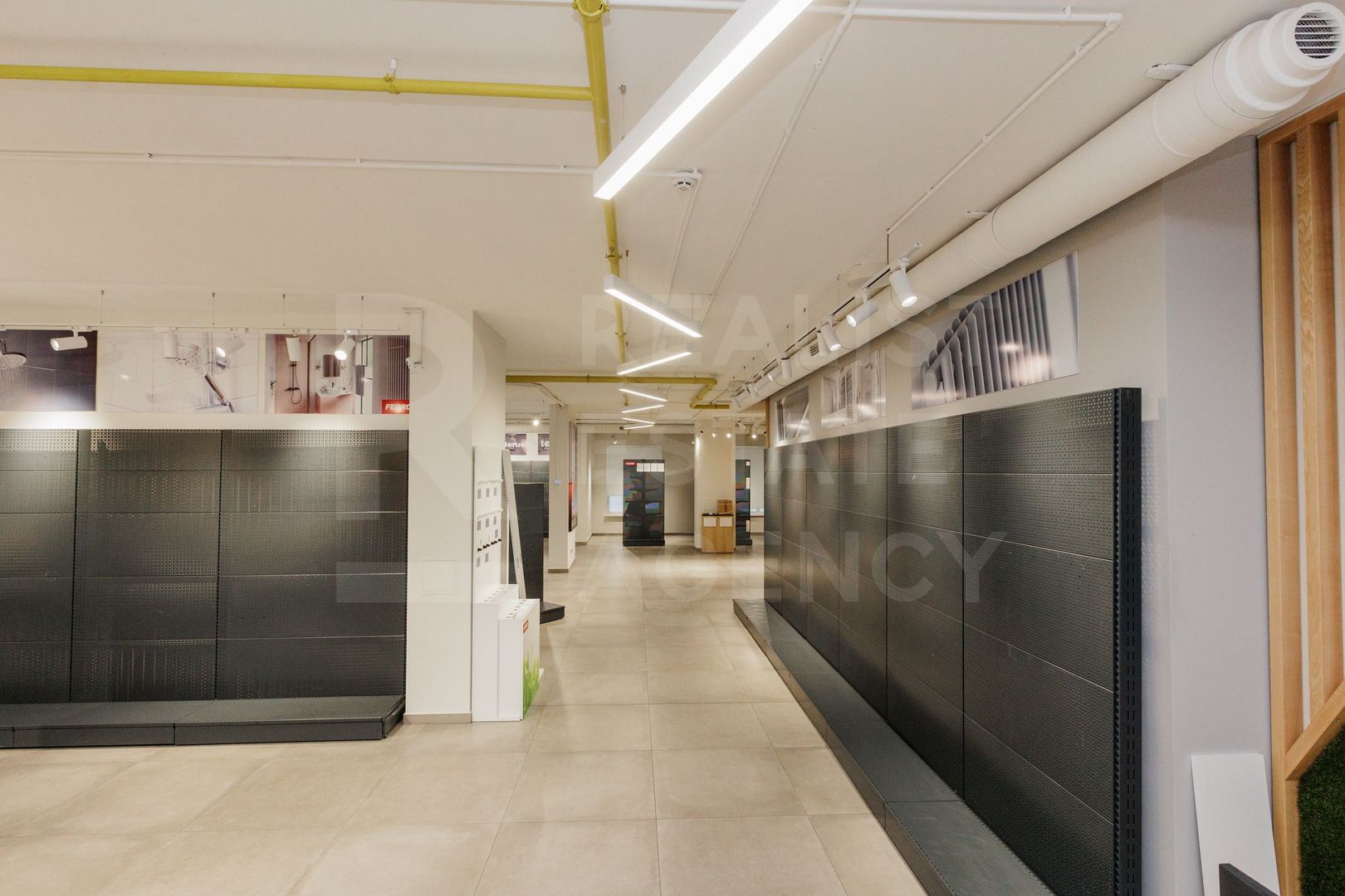 Vânzare, spațiu comercial, amplasat în Ungheni, pe str. Mihai Eminescu - Poză 46