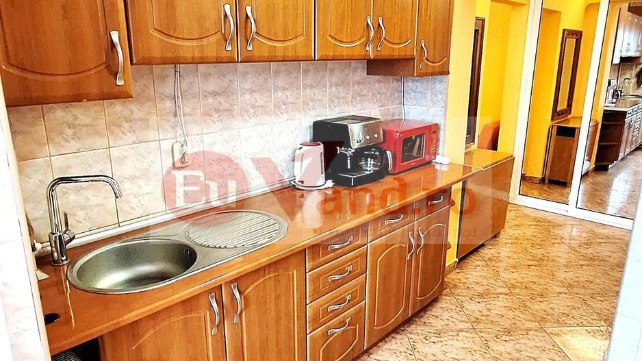 De inchiriat apartament  renovat cu 3 camereTiglina 3, 500 E - Poză 3